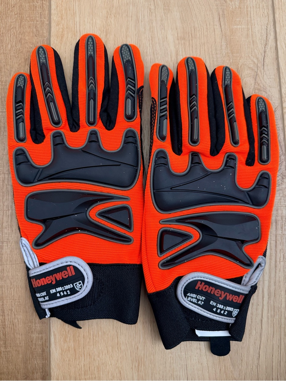 Honeywell Rig Dog™ CR Impact Gloves